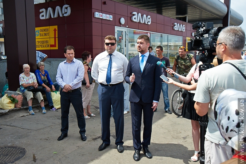 Біля Центрального ринку міліціонери влаштували побори з торговців