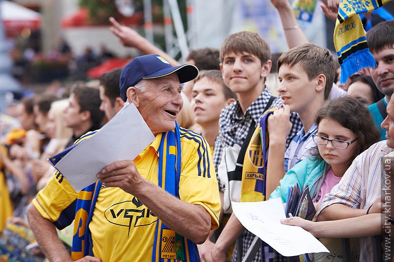 «Металіст» відсвяткував завоювання срібних медалей