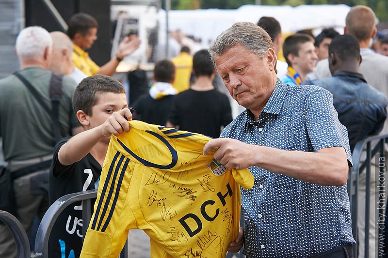 «Металіст» відсвяткував завоювання срібних медалей