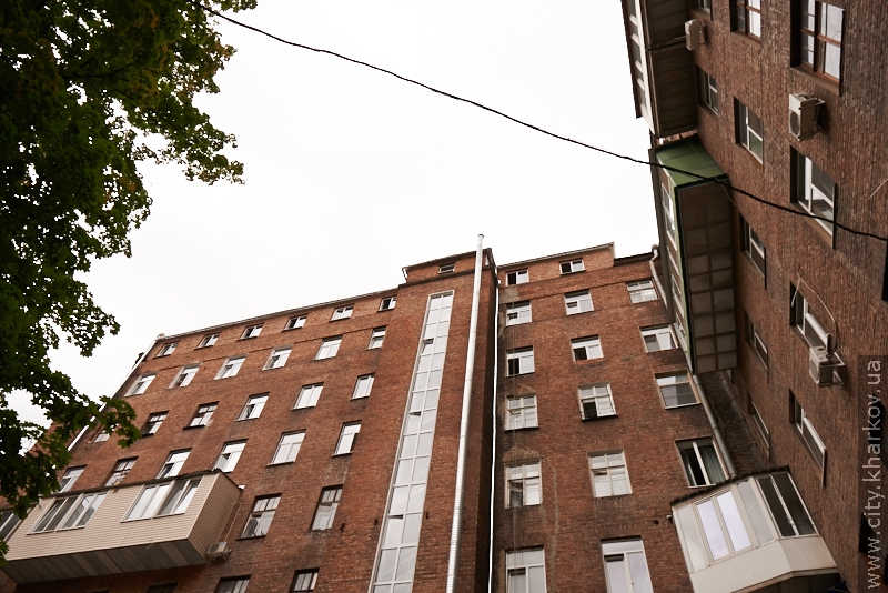 Мешканці постраждалого від пожежі будинку на вулиці Червоноармійській повернулися до своїх квартир