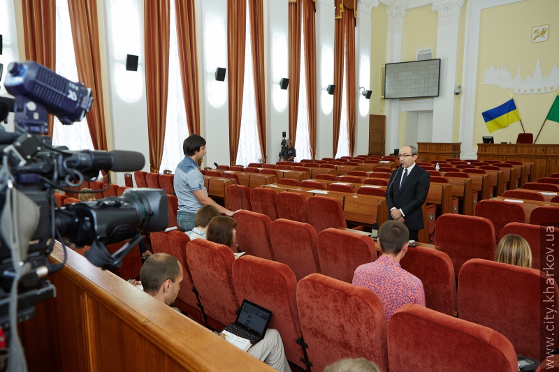 Геннадій Кернес: Я закликаю журналістів не демонструвати свій «професіоналізм» на загиблих людях