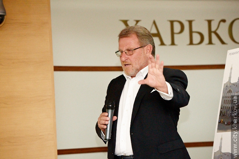 Площа перед оперним театром стане більш «відкритою»