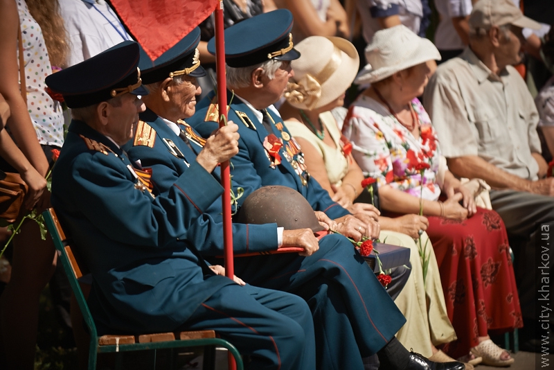 Естафету пам'яті «Слава переможцям і відбудовникам» передали Комінтернівському району