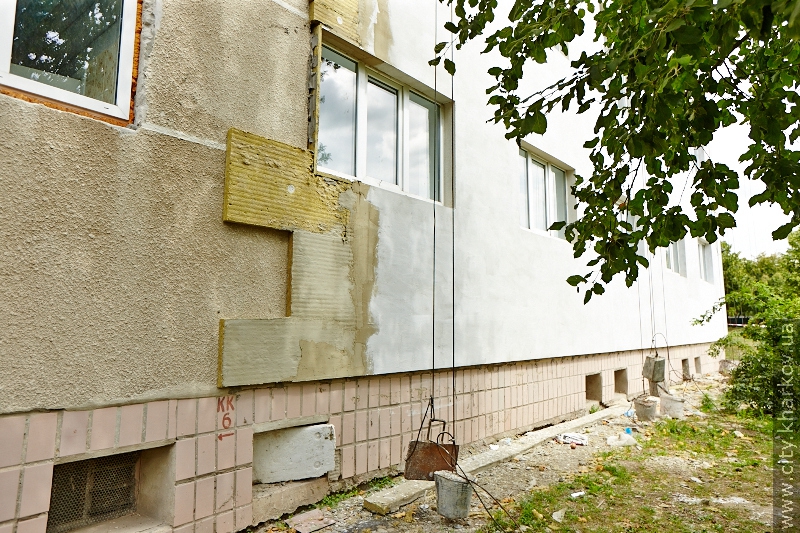 У лікувальних установах Харкова міняють вікна й утеплюють фасади