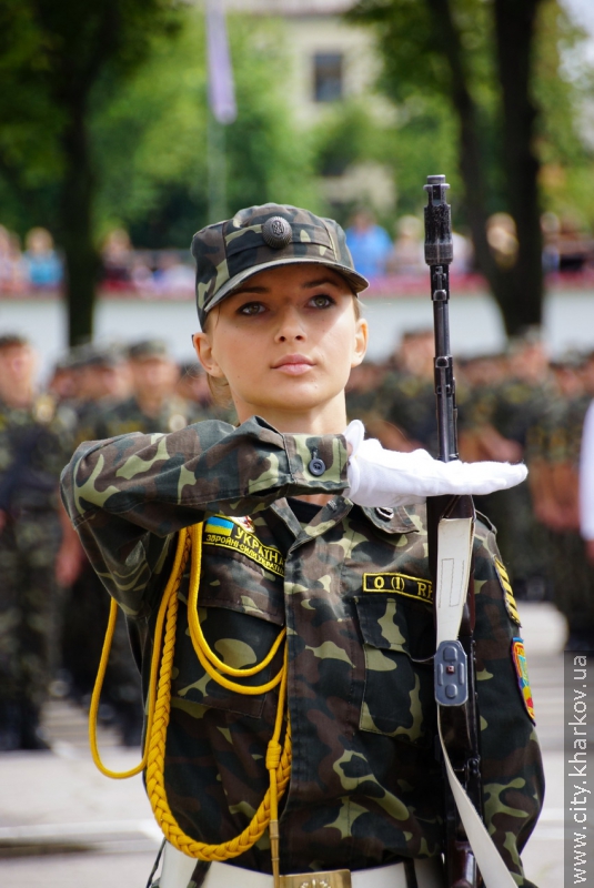 Майже півтори тисячі молодих офіцерів прийняли присягу у Харкові