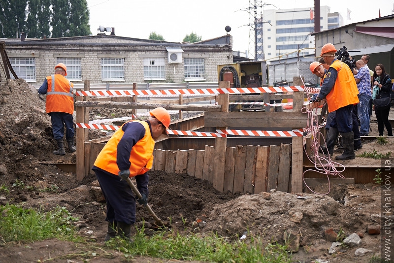 У Харкові підземні комунікації можуть замінювати без розриття землі
