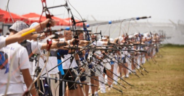 У Харкові стартував турнір зі стрільби з лука на Кубок міського голови