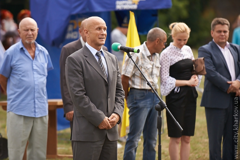 У Харкові стартував турнір зі стрільби з лука на Кубок міського голови