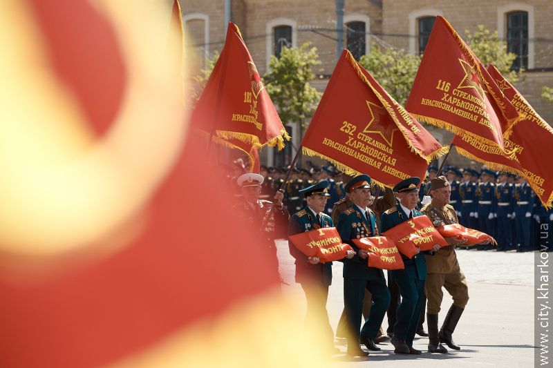 Харківський міський голова Геннадій Кернес привітав ветеранів з Днем Перемоги на площі Свободи