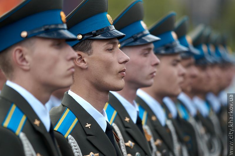 Харківський міський голова Геннадій Кернес привітав ветеранів з Днем Перемоги на площі Свободи