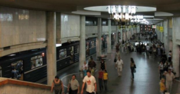 На свята метрополітен працюватиме до трьох годин ночі
