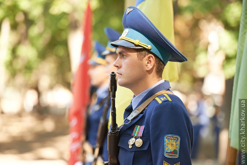 У сквері Кандаурова пройшов урочистий мітинг-реквієм