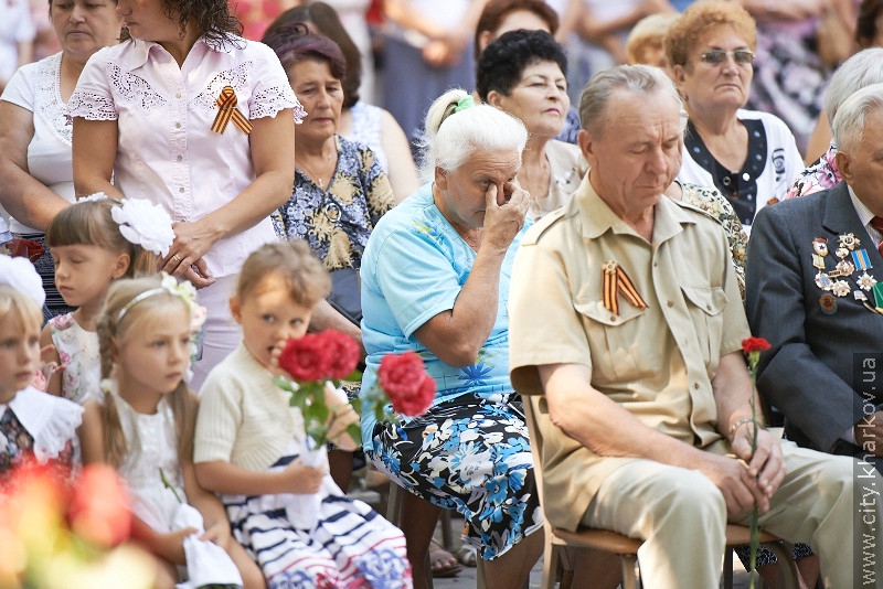 У сквері Кандаурова пройшов урочистий мітинг-реквієм