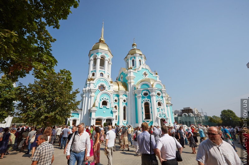 На Салтівці освячено храм Преображення Господнього