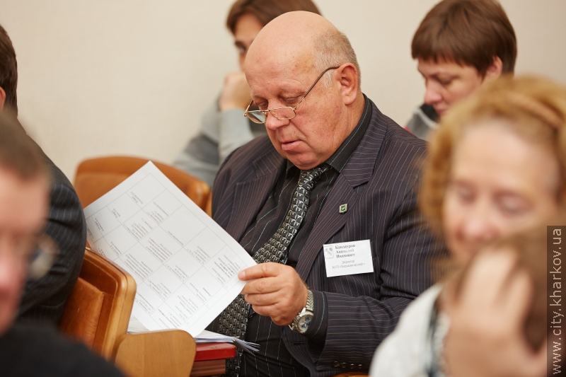 Геннадій Кернес проводить особистий прийом у юракадемії