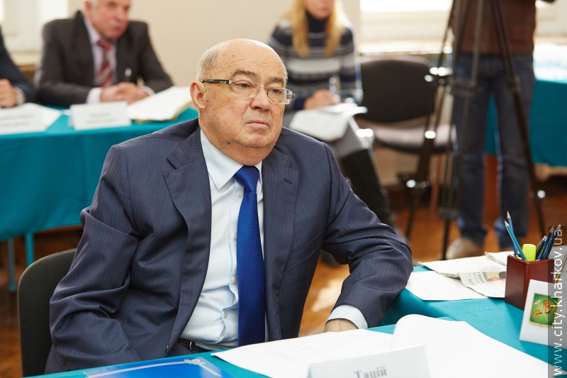 Геннадій Кернес проводить особистий прийом у юракадемії