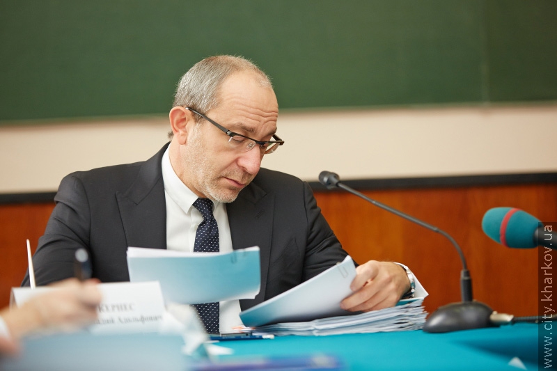 Геннадій Кернес проводить особистий прийом у юракадемії