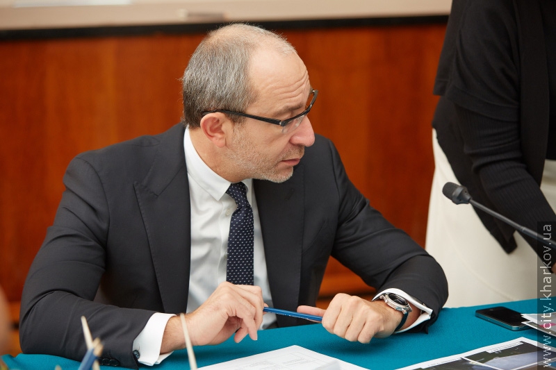 Геннадій Кернес проводить особистий прийом у юракадемії