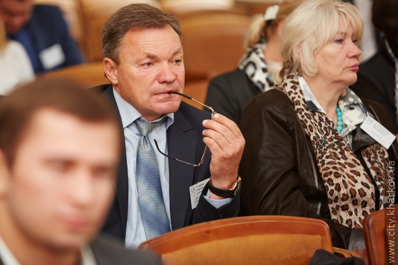 Геннадій Кернес проводить особистий прийом у юракадемії