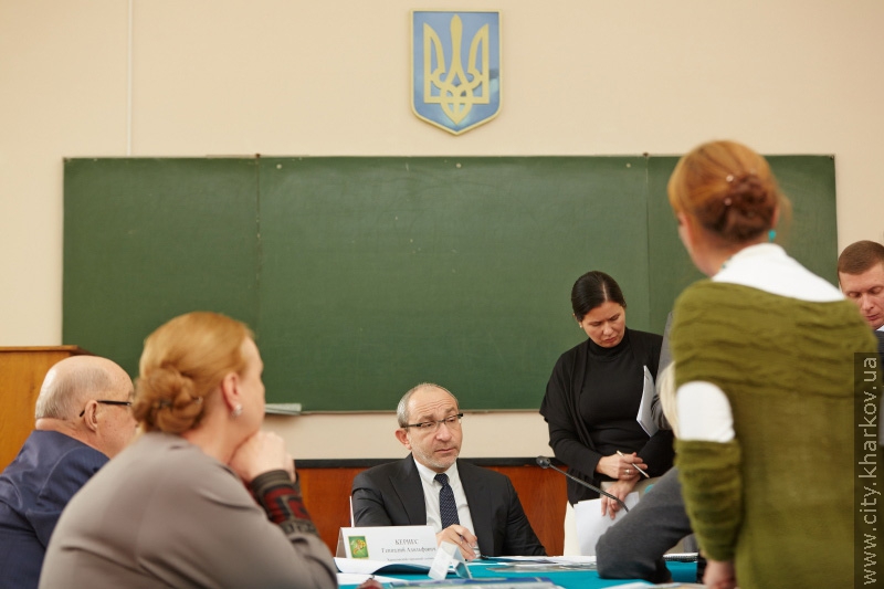 Геннадій Кернес проводить особистий прийом у юракадемії