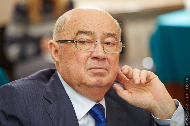 Геннадій Кернес проводить особистий прийом у юракадемії