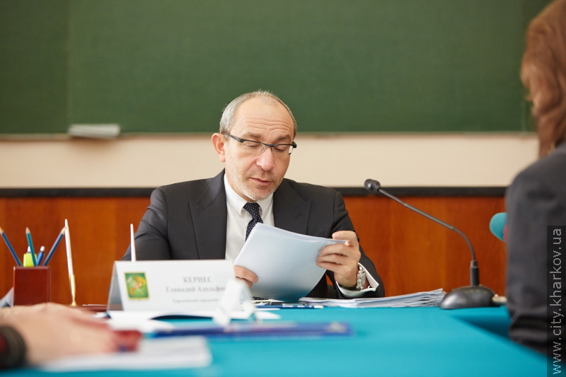 Геннадій Кернес проводить особистий прийом у юракадемії