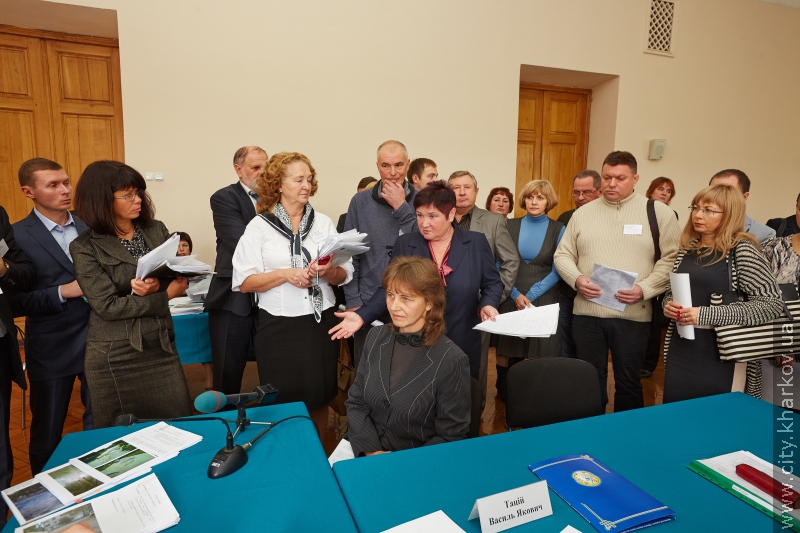Геннадій Кернес проводить особистий прийом у юракадемії