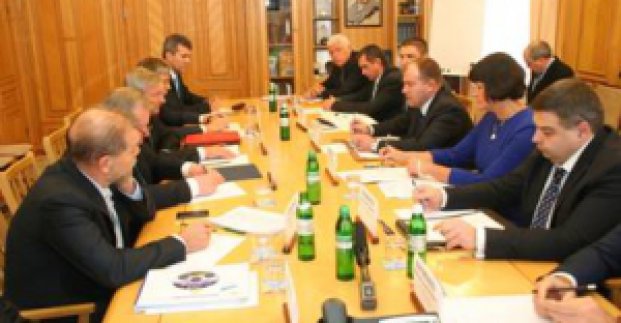 Харківські експерти обговорили в Дніпропетровську сценарії майбутнього України