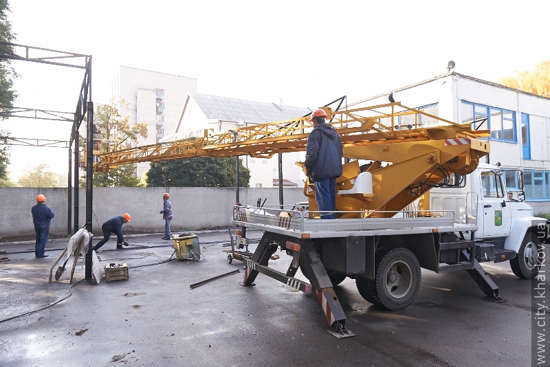 До кінця року в 130 ліфтах міста замінять електрощитові