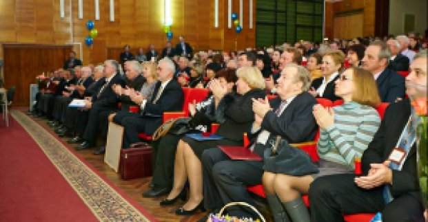 Харківській медакадемії післядипломної освіти виповнилося 90 років