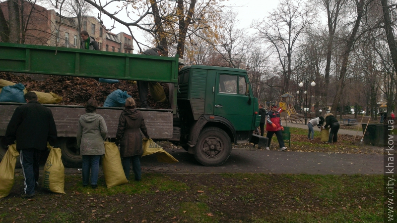 У районах міста проходять суботники
