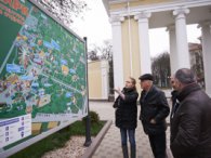 Грузинська делегація побувала в парку Горького і Благовіщенському соборі