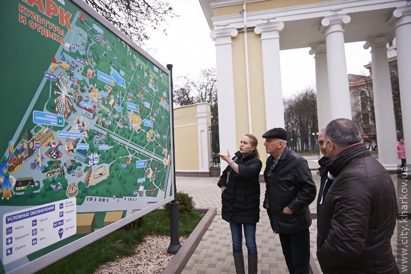 Грузинська делегація побувала в парку Горького і Благовіщенському соборі