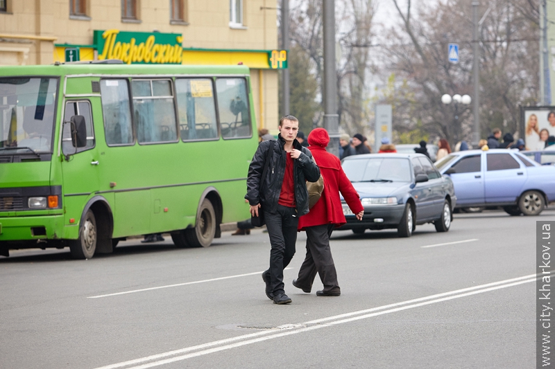 Волонтери та ДАІ ловили в Харкові недисциплінованих пішоходів