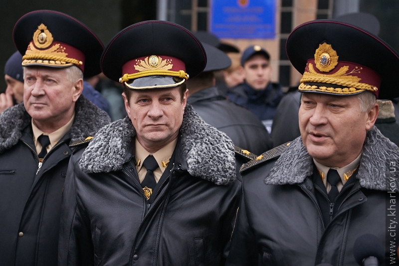 У Харкові встановили меморіальну дошку рятівнику, який загинув у Пісочині