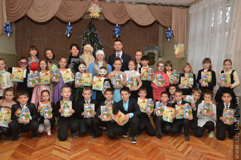 У районах міста проходять передноворічні свята