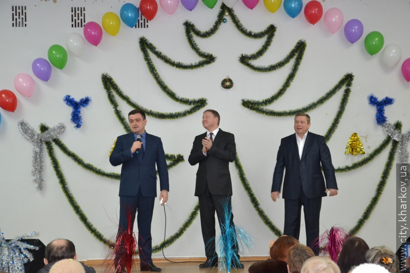 У районах міста проходять передноворічні свята