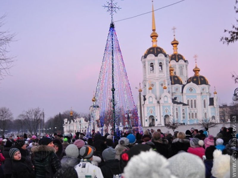У районах міста проходять передноворічні свята