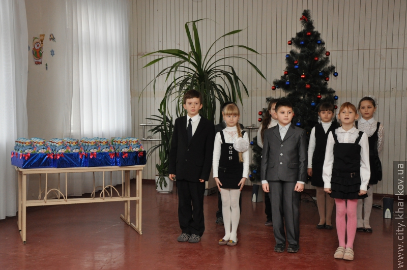 У районах міста проходять передноворічні свята