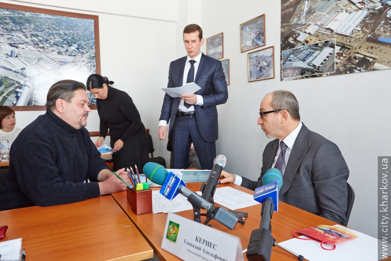 Почався особистий прийом Геннадія Кернеса у ТЦ «Барабашово»