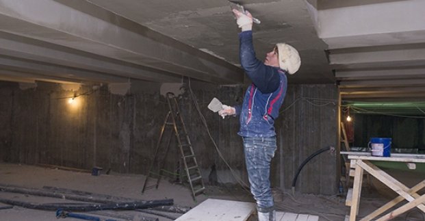Будівництво пішохідних переходів біля станції метро «Героїв Праці» планують закінчити в березні