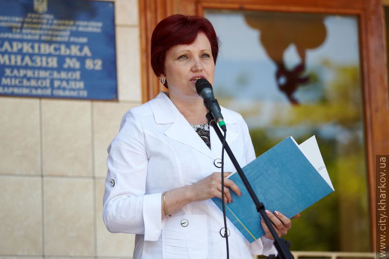 Геннадій Кернес привітав випускників 2011 року своєї рідної школи