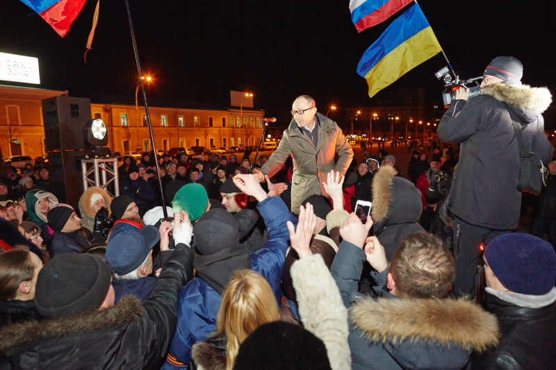 Геннадій Кернес: Пишаюся патріотами на площі Свободи