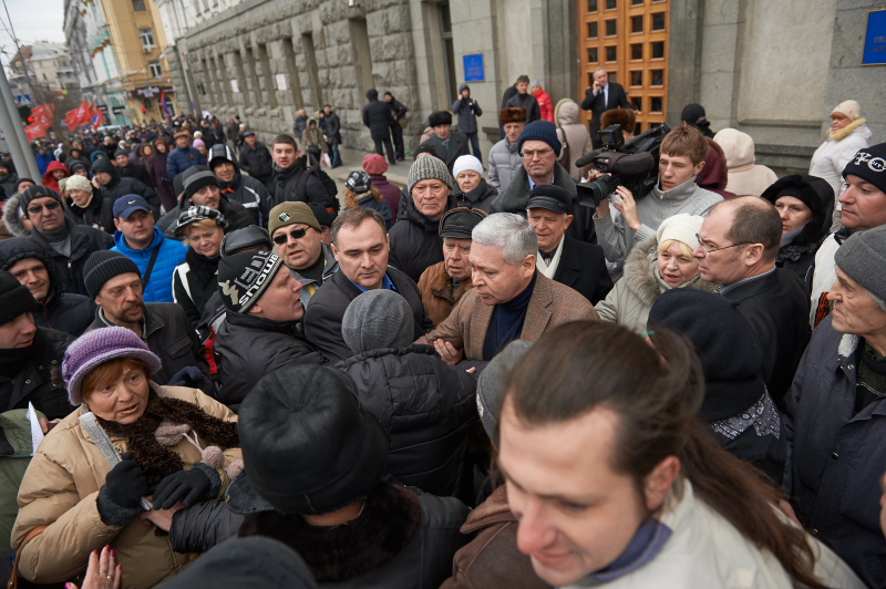Геннадій Кернес: Заміна прапорів біля будівлі мерії - це провокація