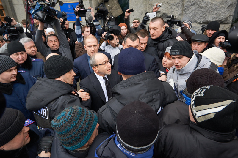 Геннадій Кернес: Заміна прапорів біля будівлі мерії - це провокація