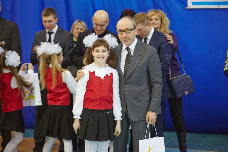 Геннадій Кернес привітав переможців Малих Олімпіських ігор