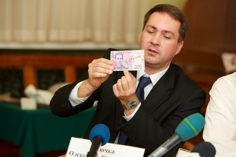 Харківським ліцеїстам розповіли, як користуватися банківськими картами