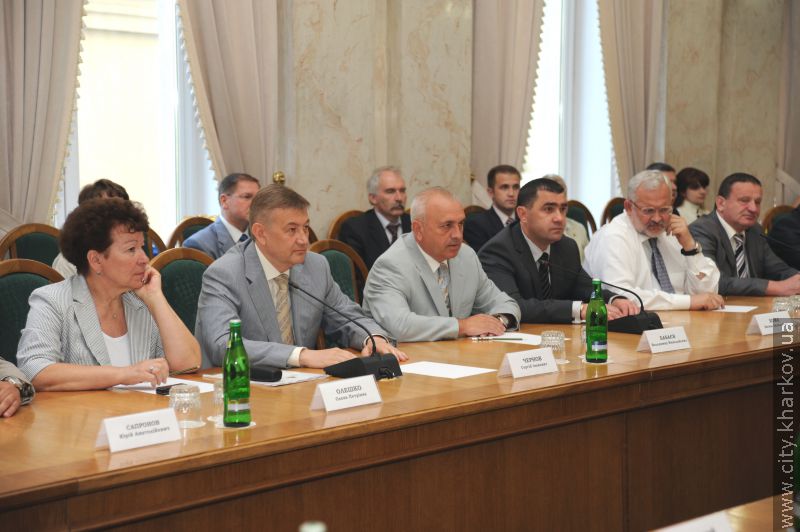 Луганчани перейматимуть харківський досвід з надання медпослуг і створення Єдиного дозвільного центру