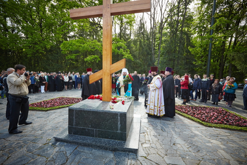 На Меморіалі Слави вшанували пам'ять полеглих у Великій Вітчизняній війні