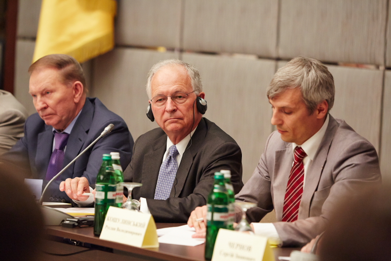 У Харкові відбувся Всеукраїнський круглий стіл національного єднання